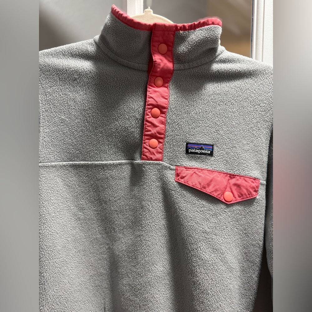 Patagonia Girls' Lightweight Synchilla® Snap-T® Pullover - Picture 5 of 8